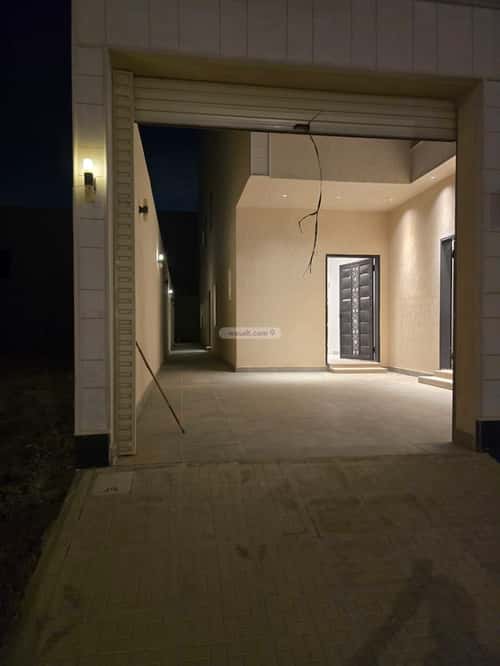 3 bedroom floor in Al Janadriyah 10
