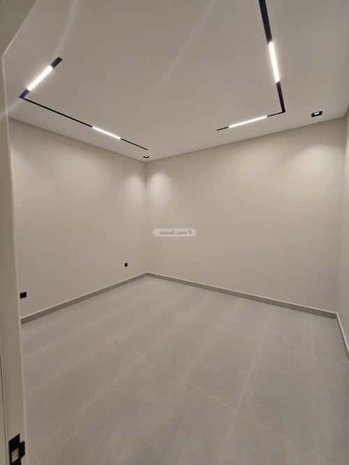 3 bedroom floor in Al Janadriyah 6