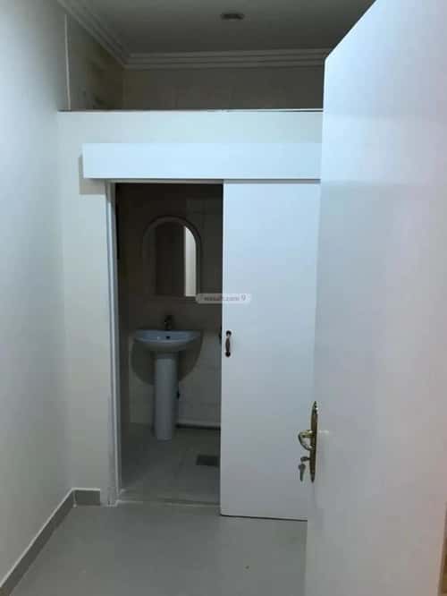 8 bedroom apartment in King Salman 10