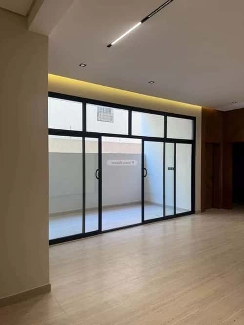 4 bedroom floor in Dhahrat Laban 7