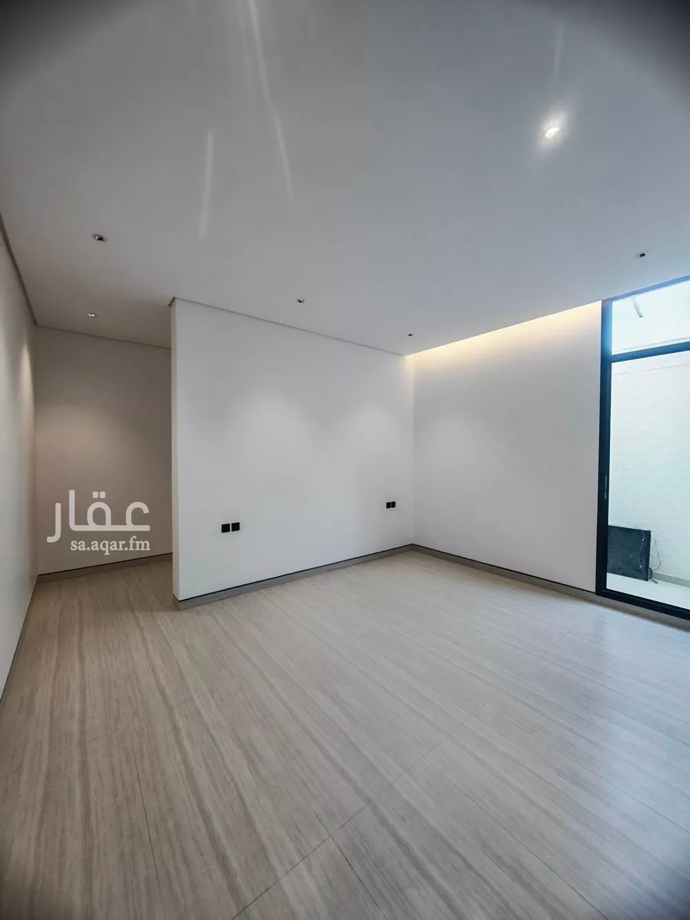 دور 4 غرف في العارض 10