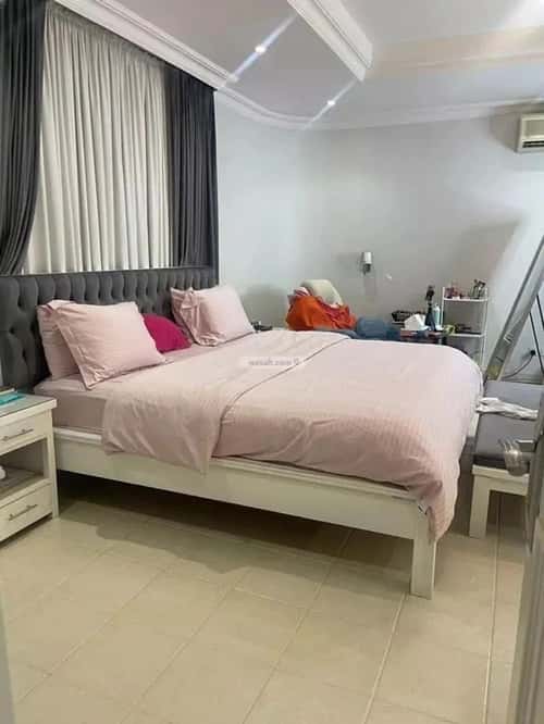 5 bedroom villa in Al Falah 2