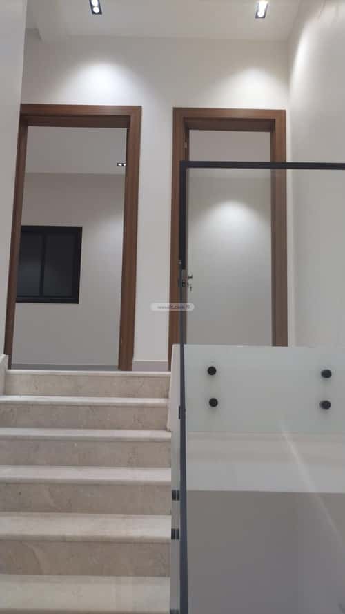 3 bedroom floor in Al Munsiyah 8