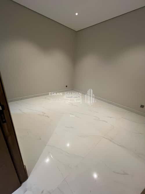 6 bedroom villa in Al Qadisiyah 3