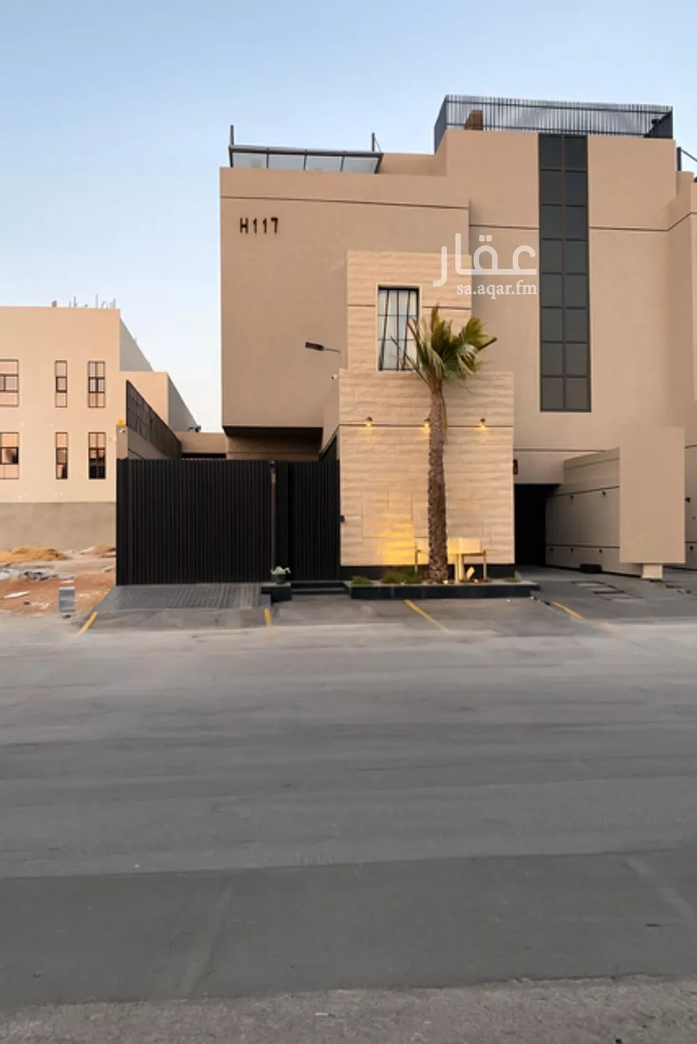 3 bedroom floor in Al Aridh 2