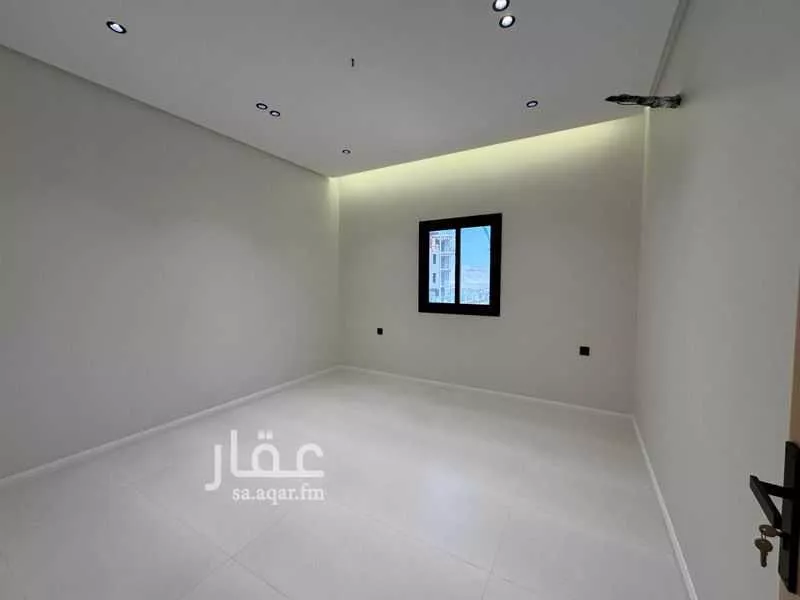 شقة 4 غرف في الريان 18