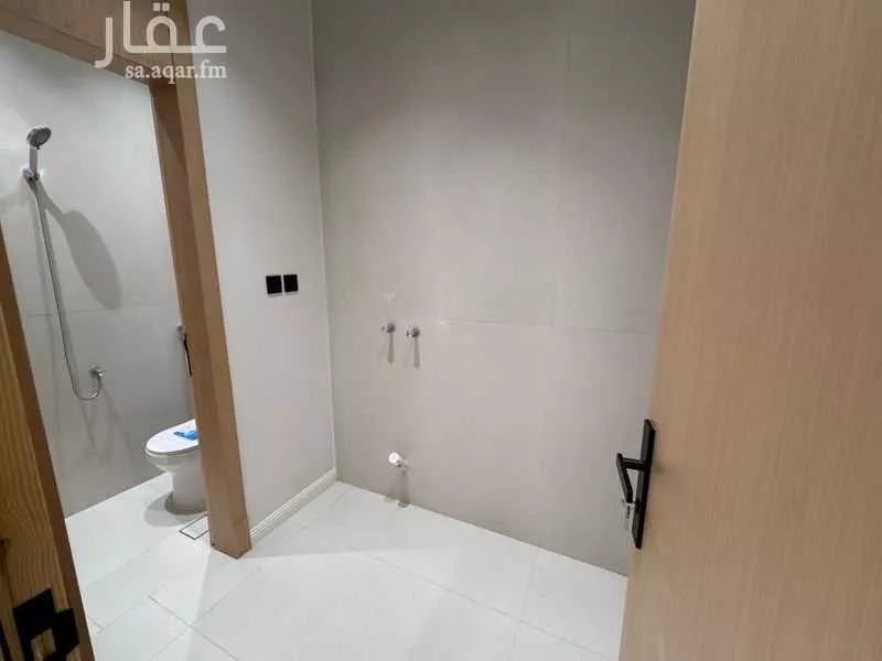 شقة 4 غرف في الريان 23
