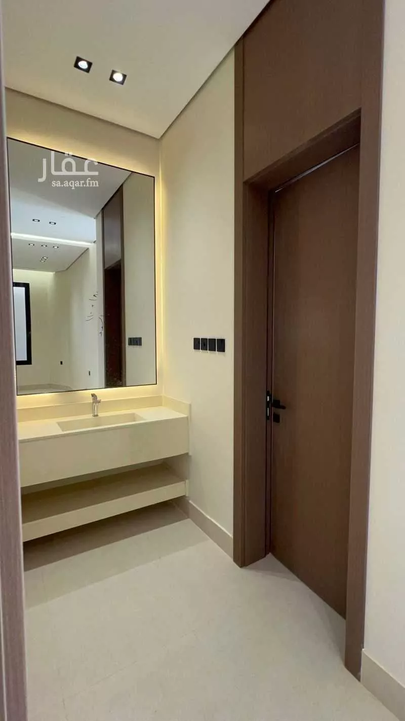 5 bedroom floor in Al Janadriyah 3
