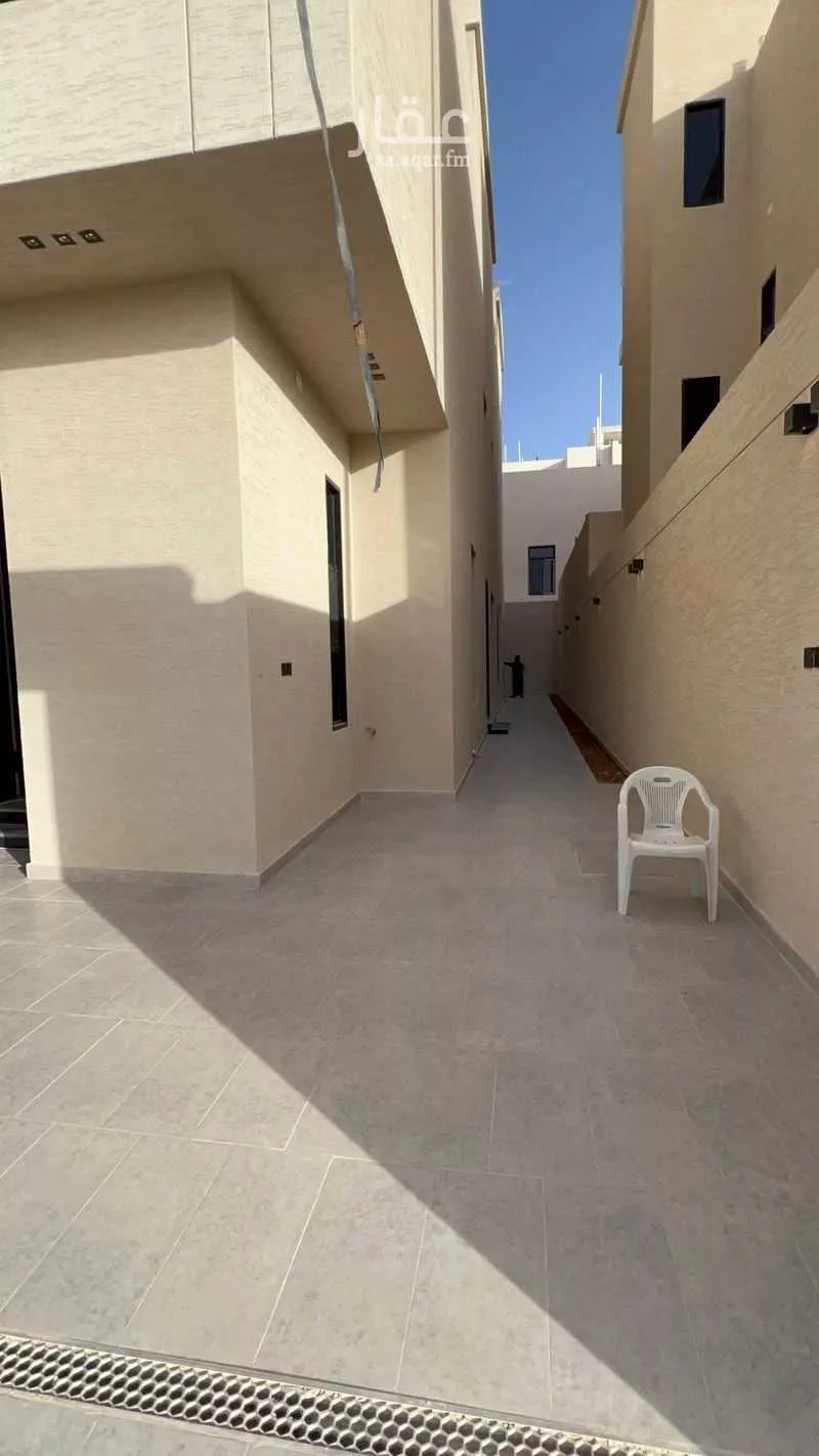 5 bedroom floor in Al Janadriyah 5