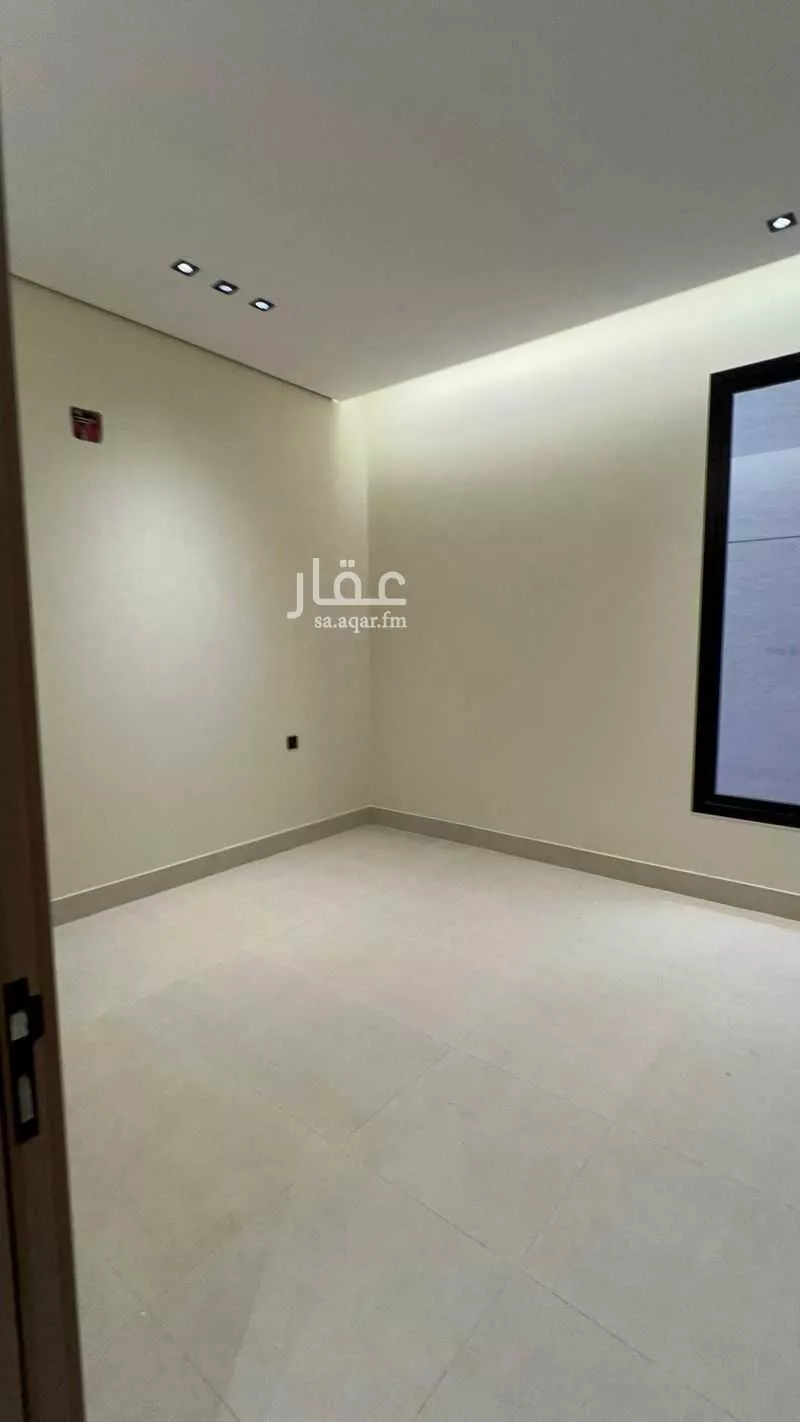 5 bedroom floor in Al Janadriyah 9