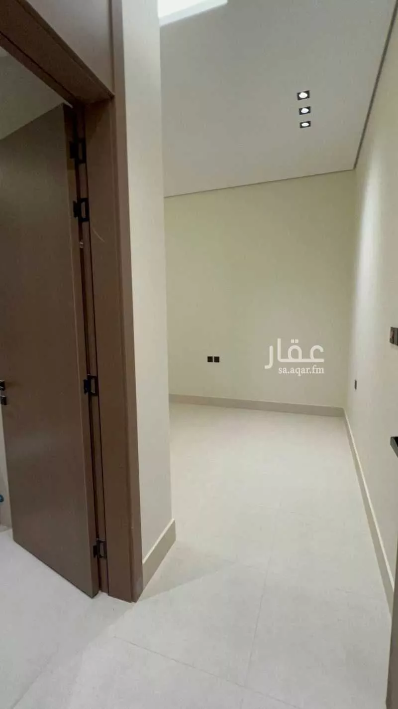 5 bedroom floor in Al Janadriyah 10