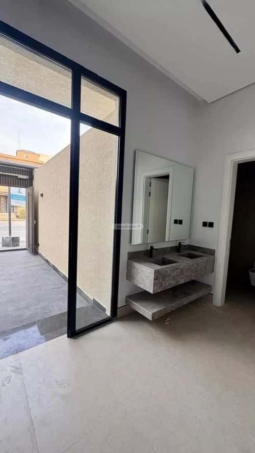 3 bedroom floor in Al Aridh 2