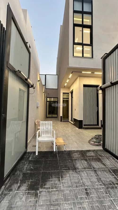 8 bedroom villa in Al Bayan 8