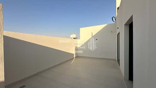 6 bedroom villa in Al Malaz 8