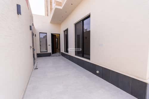 5 bedroom villa in Al Aridh 1