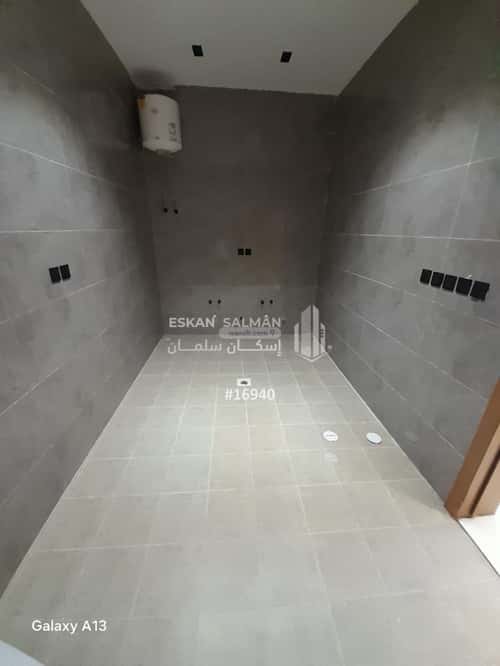 6 bedroom apartment in Al Janadriyah 5