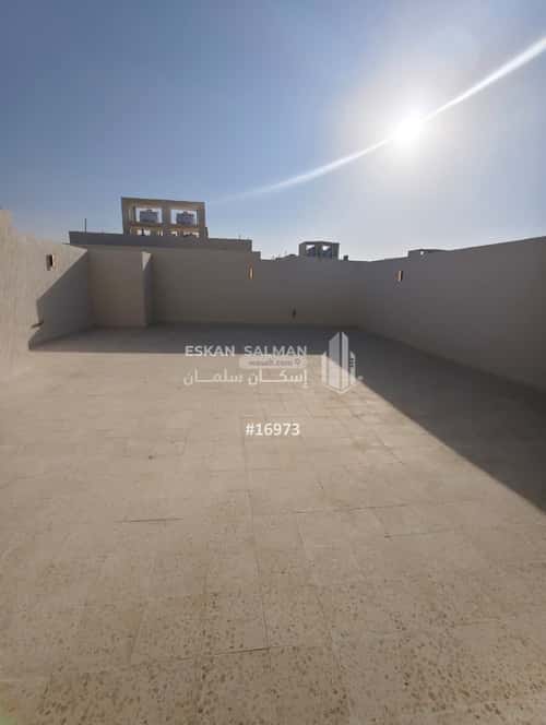 فيلا 8 غرف في عكاظ 6