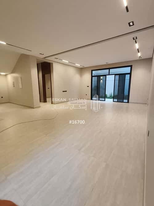 9 bedroom villa in Al Rimal 1