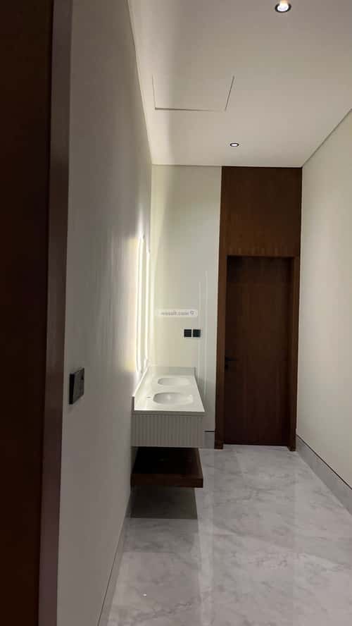 5 bedroom villa in Al Mahdiyyah 1