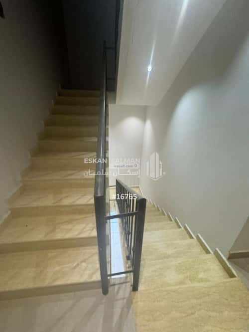 6 bedroom floor in Al Janadriyah 3