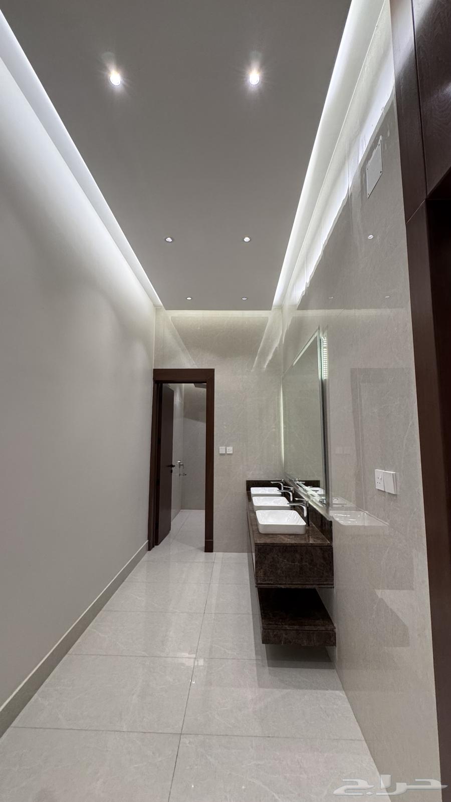 5 bedroom villa in Al Mahdiyyah 7