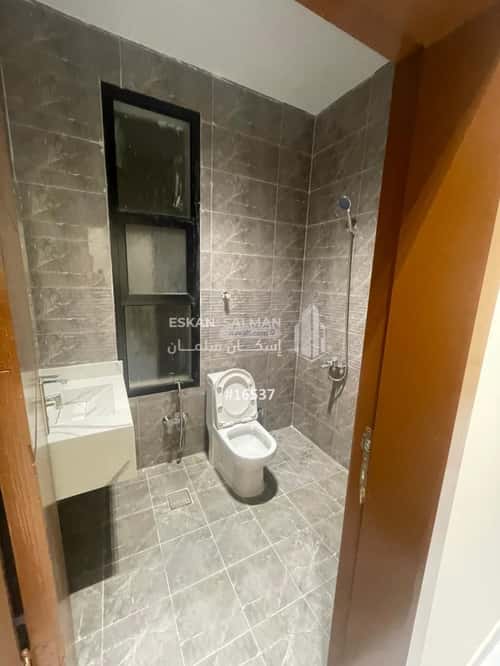 6 bedroom apartment in Al Rimal 4