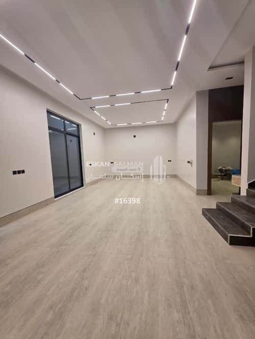 9 bedroom villa in Al Bayan 1