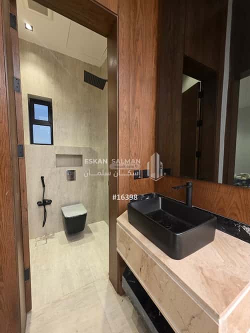 9 bedroom villa in Al Bayan 5