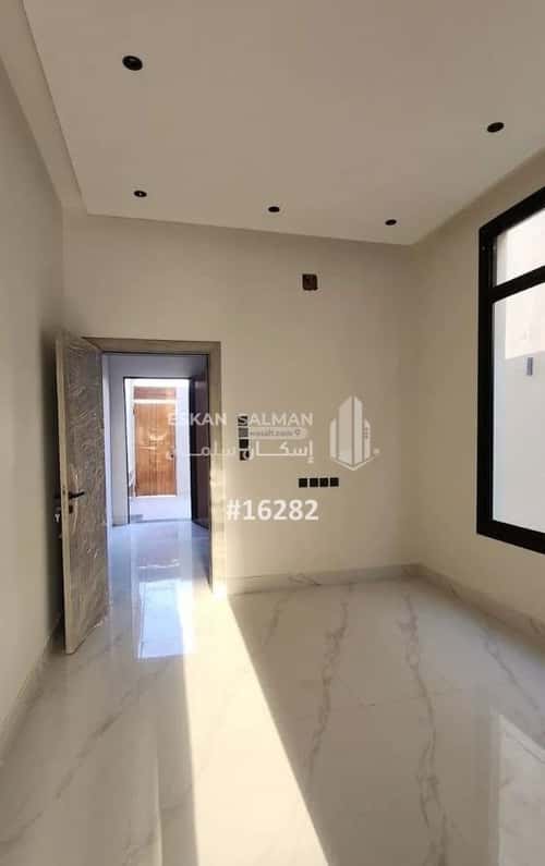 9 bedroom villa in Al Awali 2