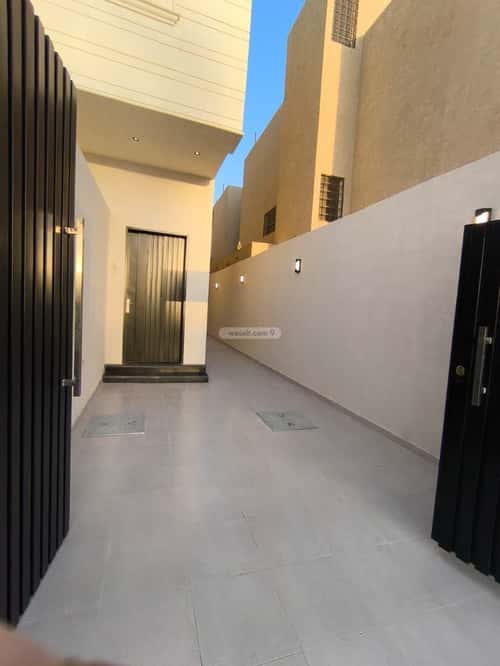 5 bedroom floor in Al Awali 9