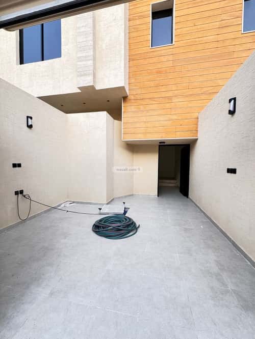 7 bedroom floor in Al Awali 3