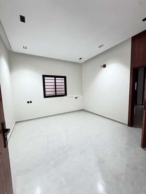 7 bedroom floor in Al Awali 12