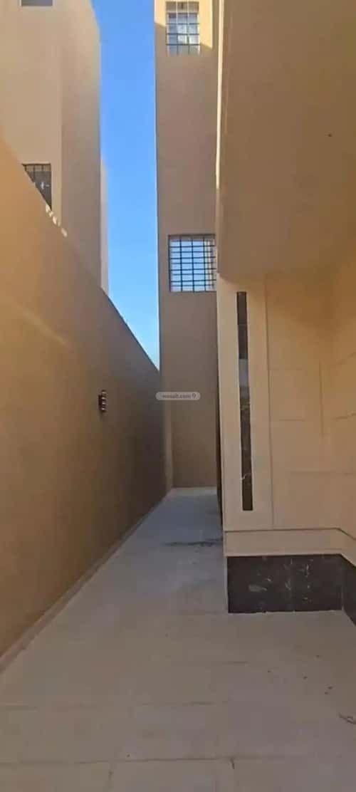 4 bedroom villa in Dhahrat Laban 4