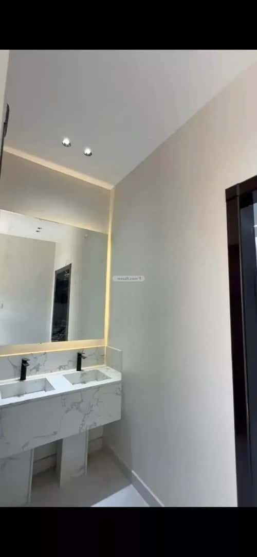 4 bedroom villa in Dhahrat Laban 16