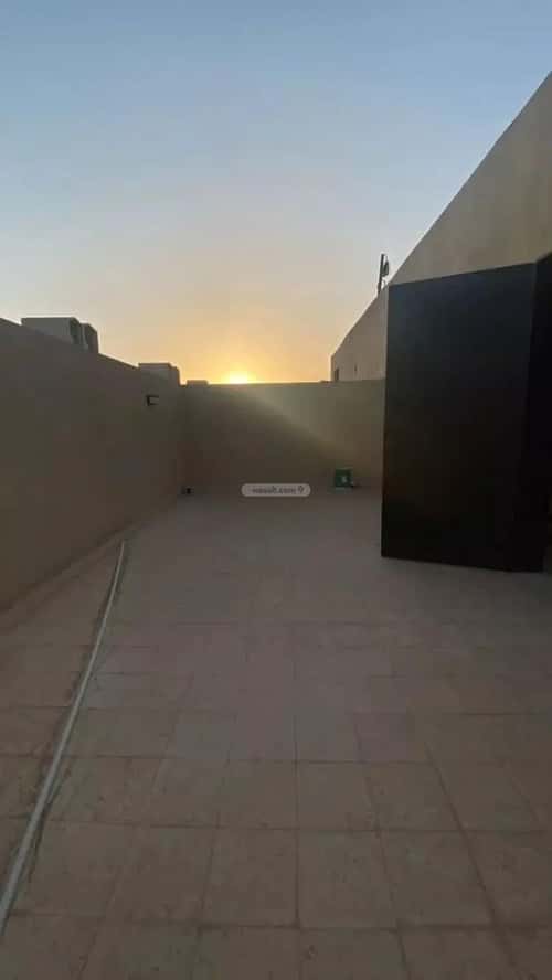 فيلا 5 غرف في عكاظ 7