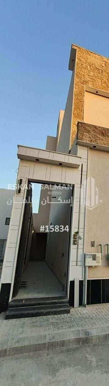 5 bedroom floor in Al Janadriyah 4