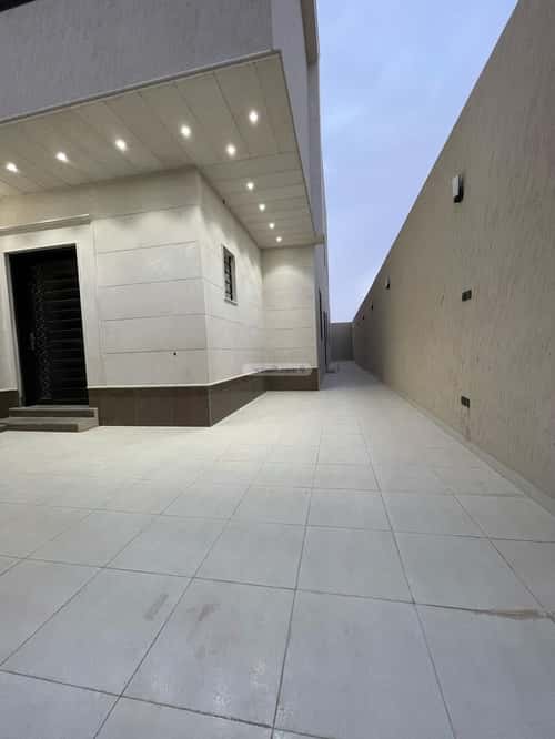 5 bedroom floor in Al Janadriyah 5