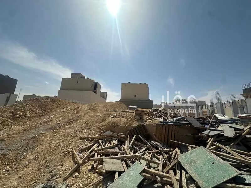 810 sqm land in Al Qairawan 8