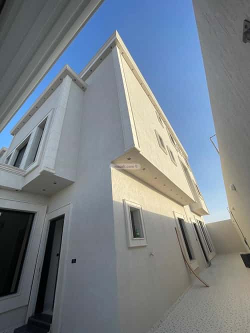 7 bedroom villa in Al Janadriyah 4