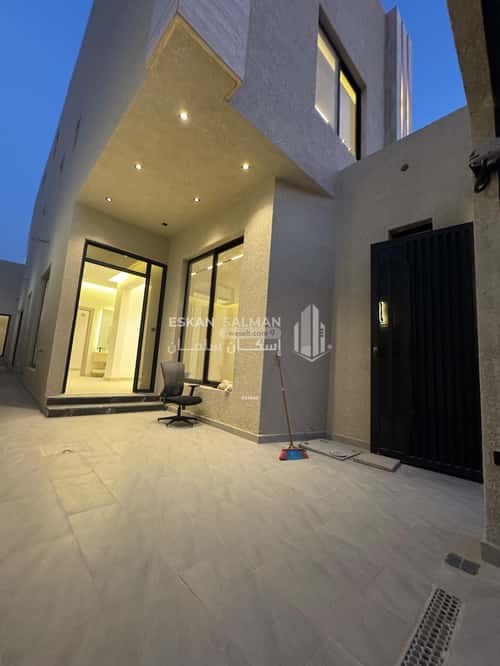 6 bedroom floor in Al Janadriyah 4