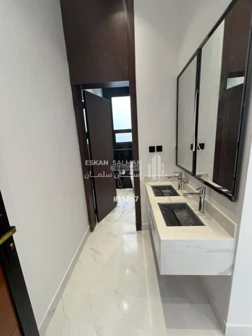 6 bedroom floor in Al Janadriyah 2