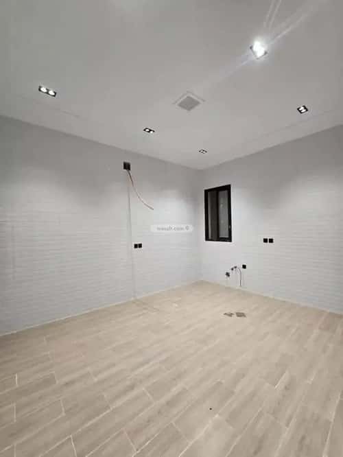 3 bedroom floor in Tuwaiq 8
