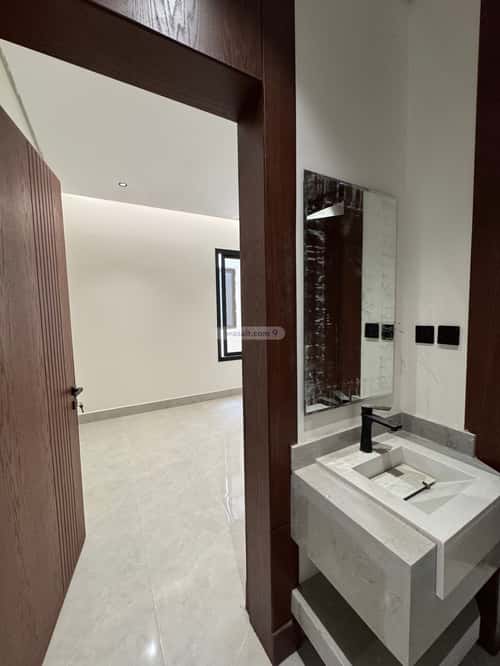 4 bedroom floor in Al Janadriyah 6