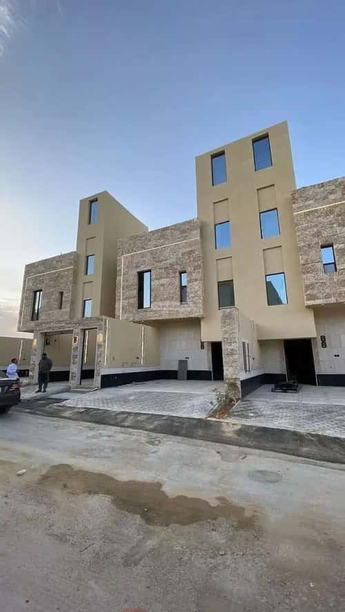 4 bedroom floor in Tuwaiq 1
