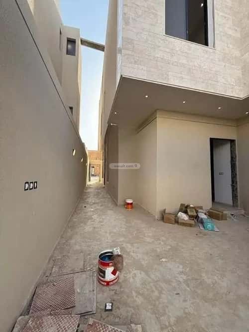 5 bedroom villa in Al Awali 4