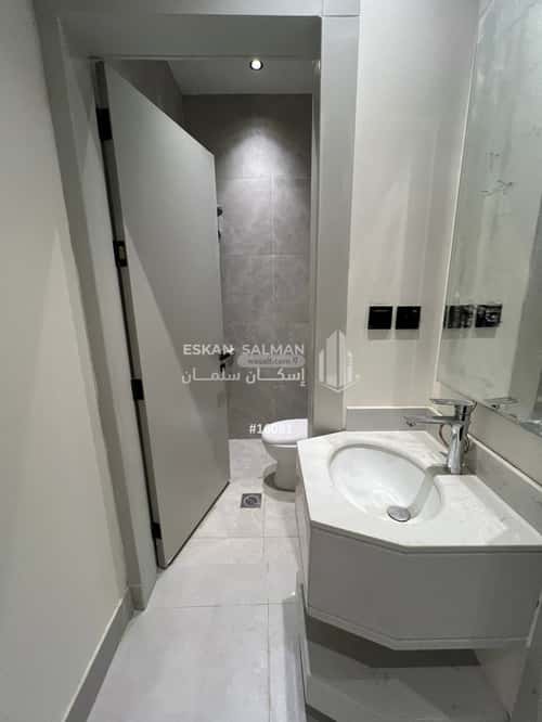 5 bedroom floor in Al Khaleej 2