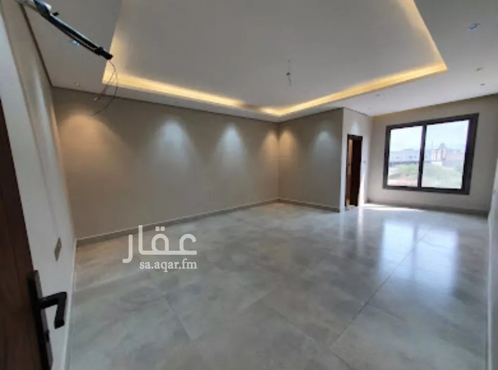 5 bedroom villa in King Fahd 13