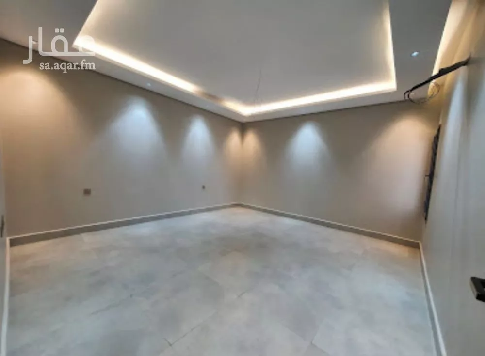 5 bedroom villa in King Fahd 17