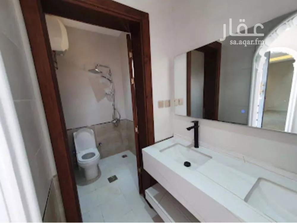 5 bedroom villa in King Fahd 8