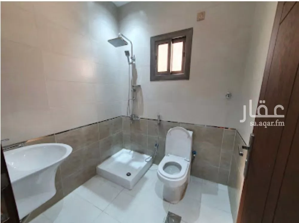 5 bedroom villa in King Fahd 10